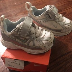 Nike Little Air Ardent (toddler girls) size 3c